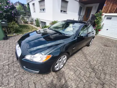 Jaguar XF 3.0d S V6 Biturbo — Élégance britannique, motorisation premium et faible kilométrage — fianco