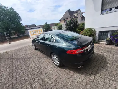 Jaguar XF 3.0d S V6 Biturbo — Élégance britannique, motorisation premium et faible kilométrage — vista posteriore