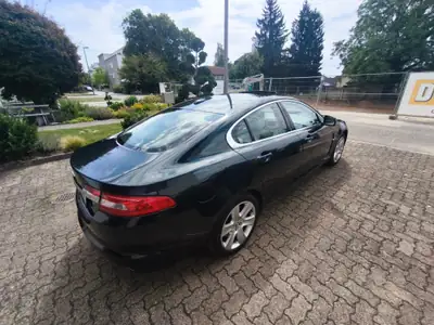 Jaguar XF 3.0d S V6 Biturbo — Élégance britannique, motorisation premium et faible kilométrage — interni