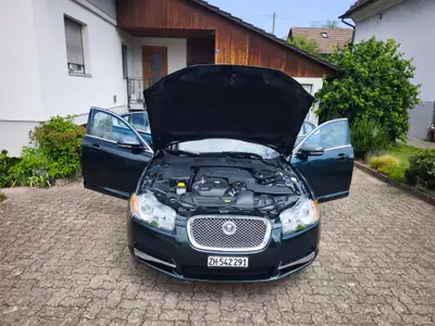 Jaguar XF 3.0d S V6 Biturbo — Élégance britannique, motorisation premium et faible kilométrage — Miniatura 9