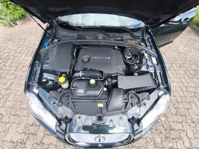 Jaguar XF 3.0d S V6 Biturbo — Élégance britannique, motorisation premium et faible kilométrage — Miniatura 8