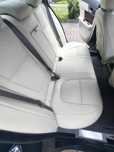 Jaguar XF 3.0d S V6 Biturbo — Élégance britannique, motorisation premium et faible kilométrage — Miniatura 7