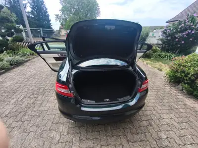 Jaguar XF 3.0d S V6 Biturbo — Élégance britannique, motorisation premium et faible kilométrage — Miniatura 13