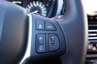 Suzuki S-Cross 1.4 Hybrid 4WD — SUV compact performant, toit ouvrant et caméra 360° — Miniature 10