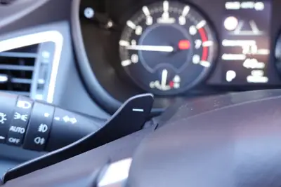 Suzuki S-Cross 1.4 Hybrid 4WD — SUV compact performant, toit ouvrant et caméra 360° — Miniature 11