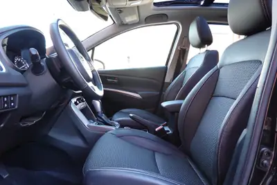 Suzuki S-Cross 1.4 Hybrid 4WD — SUV compact performant, toit ouvrant et caméra 360° — Miniature 20