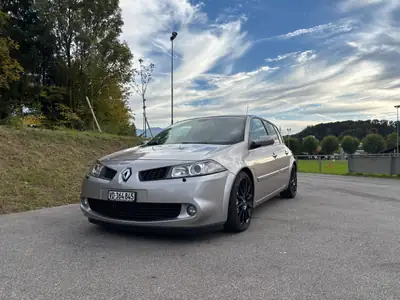 Renault Mégane 2.0 16V Turbo Sport — 225 ch, dynamique et abordable — fianco