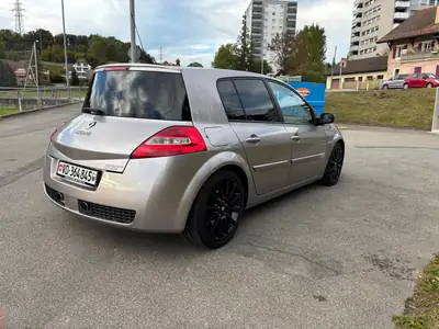 Renault Mégane 2.0 16V Turbo Sport — 225 ch, dynamique et abordable — interni