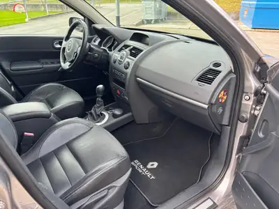 Renault Mégane 2.0 16V Turbo Sport — 225 ch, dynamique et abordable — Miniatura 7
