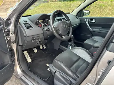 Renault Mégane 2.0 16V Turbo Sport — 225 ch, dynamique et abordable — Miniatura 8