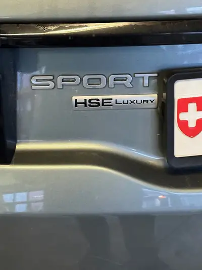 Land Rover Discovery Sport 2.0 Si4 HSE Luxury — SUV 7 places, 4x4 intégral, équipé premium — interior