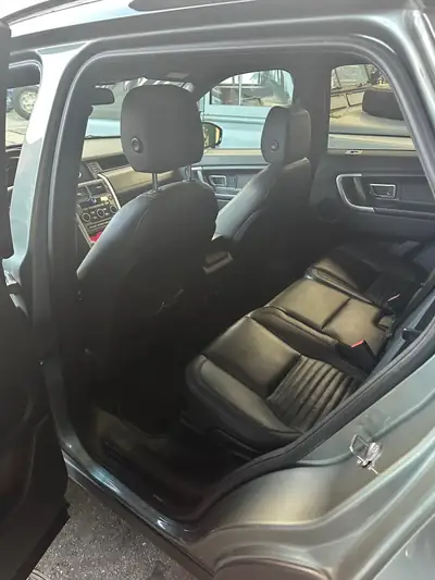 Land Rover Discovery Sport 2.0 Si4 HSE Luxury — SUV 7 places, 4x4 intégral, équipé premium — detail