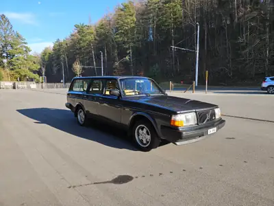 Volvo 240 2.3 GLT — Break emblématique, état impeccable et attelage — Miniatura 7