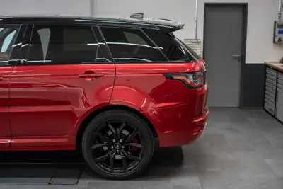 Range Rover Sport SVR 575 ch — Superbe V8 surcompressé, Italian Racing Red — Miniatur 14