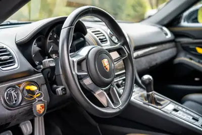 Porsche 718 Boxster Spyder 3.8 — Roadster sportif 375 ch, kilométrage exceptionnel — Miniature 23