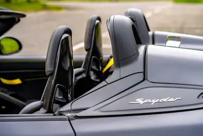 Porsche 718 Boxster Spyder 3.8 — Roadster sportif 375 ch, kilométrage exceptionnel — Miniature 27