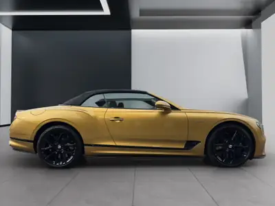 Bentley Continental GTC Cabriolet W12 Speed — Luxe décapotable, 659 ch et 5610 km seulement — rear view