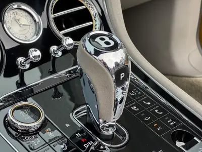 Bentley Continental GTC Cabriolet W12 Speed — Luxe décapotable, 659 ch et 5610 km seulement — Thumbnail 15