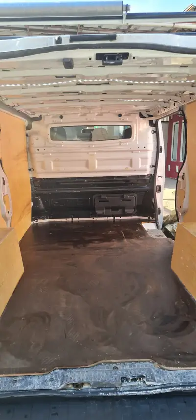 Renault Trafic 2.0 dCi 170 — Utilitaire performant, 42'000 km, transmission automatique — interni