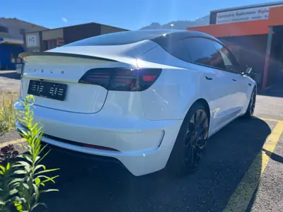 Tesla Model 3 Performance Dual Motor AWD — Berline électrique sportive, 35'990 km seulement — Detail
