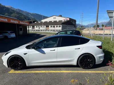 Tesla Model 3 Performance Dual Motor AWD — Berline électrique sportive, 35'990 km seulement — Miniatur 8