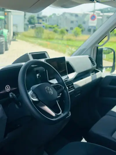 VW Crafter 35 2.0 TDI 177 ch — Utilitaire robuste 2025, faible kilométrage, garantie constructeur — Miniature 8