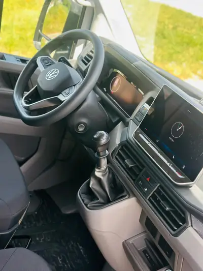 VW Crafter 35 2.0 TDI 177 ch — Utilitaire robuste 2025, faible kilométrage, garantie constructeur — Miniature 9