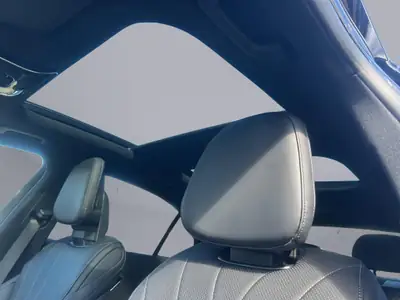Mercedes-Benz C 300 AMG Line 4matic — Berline sportive hybride 281 ch, faible kilométrage — Miniature 17