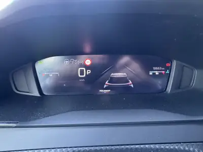 Peugeot 2008 1.2 PureTech Allure — SUV urbain performant, 29 000 km seulement — détail