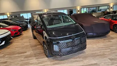 Hyundai Staria Premium 2.2 CRDi 4WD — Monospace 7 places robuste, attelage et toit panoramique — detail