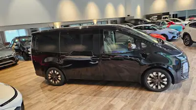 Hyundai Staria Premium 2.2 CRDi 4WD — Monospace 7 places robuste, attelage et toit panoramique — Thumbnail 8