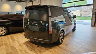 Hyundai Staria Premium 2.2 CRDi 4WD — Monospace 7 places robuste, attelage et toit panoramique — Thumbnail 9