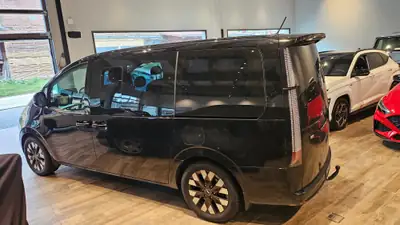 Hyundai Staria Premium 2.2 CRDi 4WD — Monospace 7 places robuste, attelage et toit panoramique — Thumbnail 13
