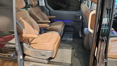 Hyundai Staria Premium 2.2 CRDi 4WD — Monospace 7 places robuste, attelage et toit panoramique — Thumbnail 16