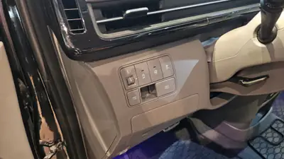 Hyundai Staria Premium 2.2 CRDi 4WD — Monospace 7 places robuste, attelage et toit panoramique — Thumbnail 25