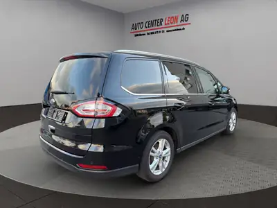 Ford Galaxy 2.0 TDCi Titanium AWD — Monospace 7 places, traction intégrale et panoramique — détail
