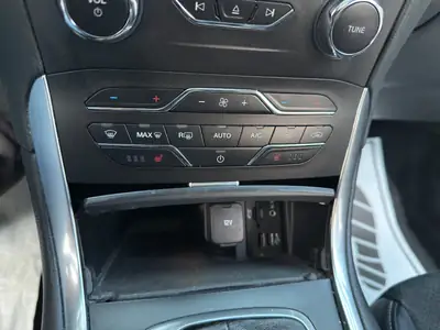 Ford Galaxy 2.0 TDCi Titanium AWD — Monospace 7 places, traction intégrale et panoramique — Miniature 16