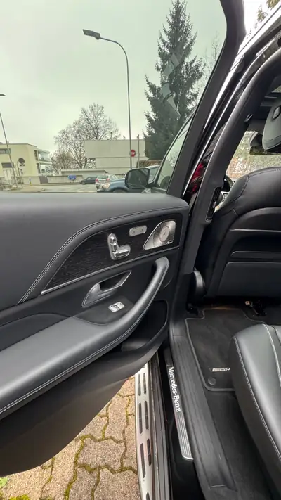 Mercedes-Benz GLS 400 4MATIC — SUV 7 places diesel, 330 ch, très faible kilométrage — détail