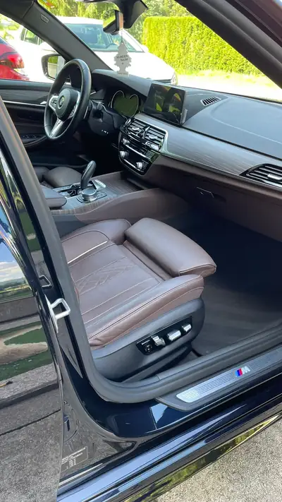BMW 540i xDrive Touring — Berline Familiale Prestige, 340 ch et Tout-Terrain — dashboard