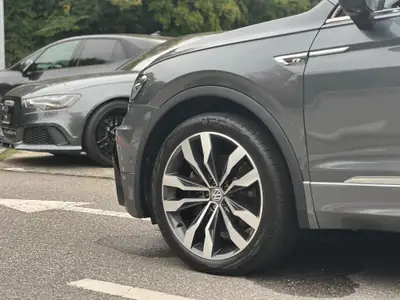 VW Tiguan Allspace 2.0 TSI R-Line — 7 places, 4Motion, toit ouvrant panoramique — Armaturenbrett