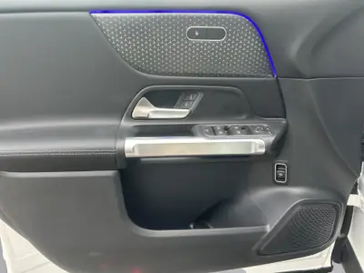Mercedes-Benz GLB 250 Progressive 4matic — SUV 7 places hybride essence, très faible kilométrage — Miniature 16