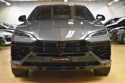 Lamborghini Urus SE 2025 — Le SUV hybride rechargeable ultime, 8000 km seulement — tableau de bord