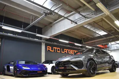 Lamborghini Urus SE 2025 — Le SUV hybride rechargeable ultime, 8000 km seulement — Miniature 12