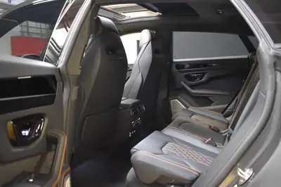 Lamborghini Urus SE 2025 — Le SUV hybride rechargeable ultime, 8000 km seulement — Miniature 15