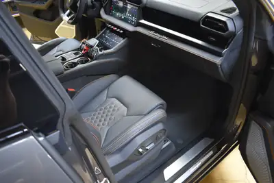 Lamborghini Urus SE 2025 — Le SUV hybride rechargeable ultime, 8000 km seulement — Miniature 16