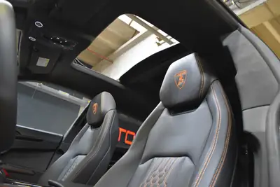 Lamborghini Urus SE 2025 — Le SUV hybride rechargeable ultime, 8000 km seulement — Miniature 17