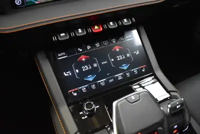 Lamborghini Urus SE 2025 — Le SUV hybride rechargeable ultime, 8000 km seulement — Miniature 24
