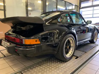 Porsche 911 Turbo 1986 — Légende de route, 300 ch purs et authentiques — côté