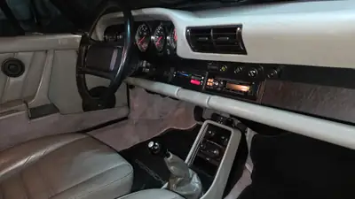 Porsche 911 Turbo 1986 — Légende de route, 300 ch purs et authentiques — Miniature 9