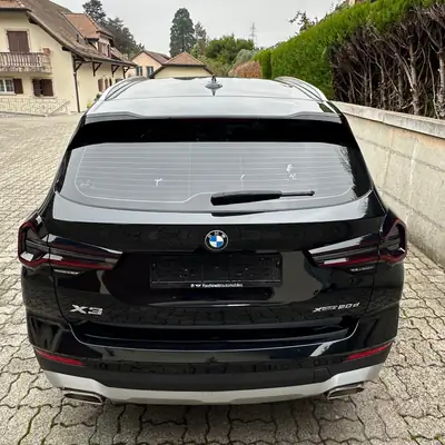 BMW X3 xDrive 20d — SUV diesel mild-hybrid, ultra faible kilométrage 2024 — intérieur